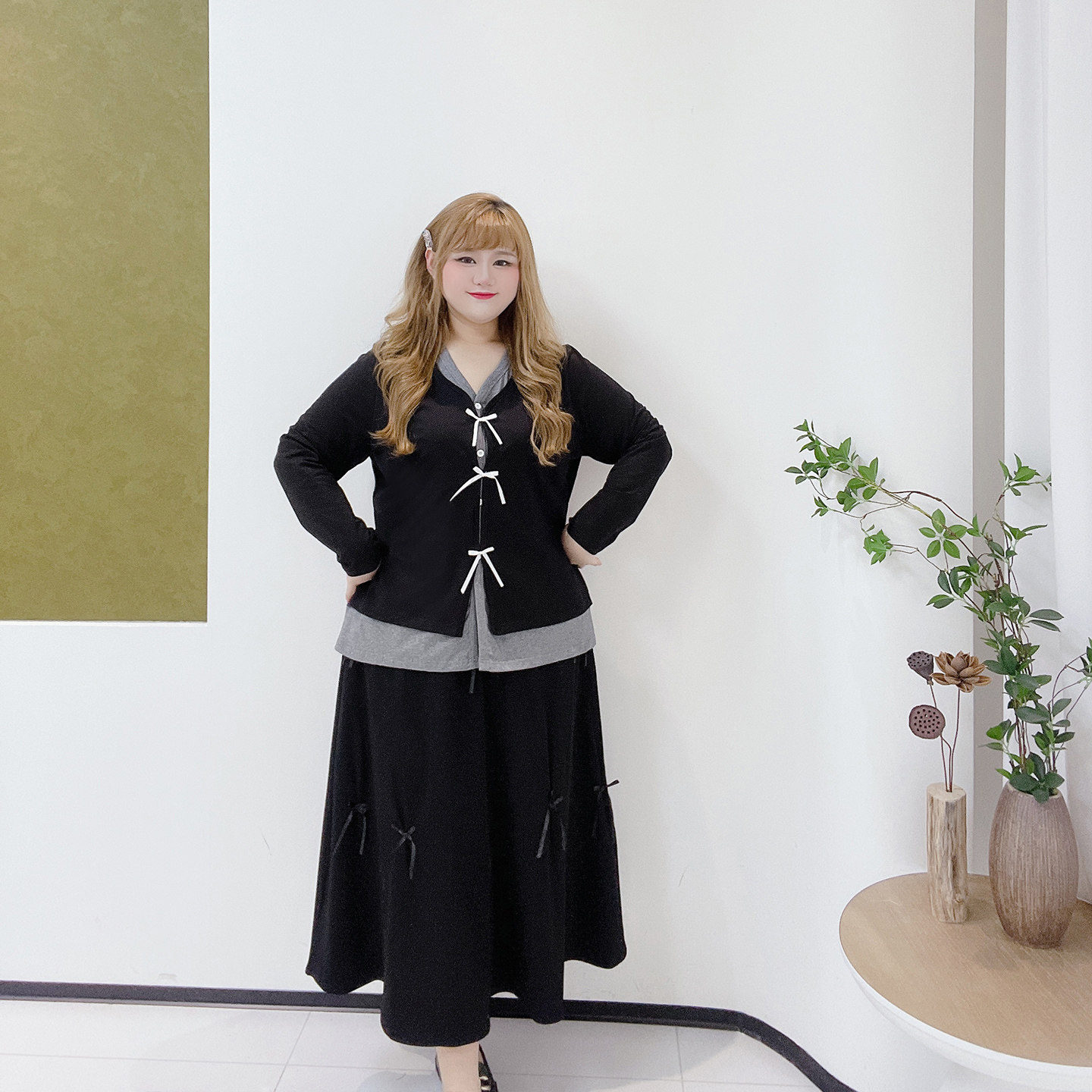 300斤胖莹莹大码女装V领法式撞色拼接假两件蝴蝶结上衣半身裙套装,淘宝优惠券,粉丝福利购,淘宝优惠卷