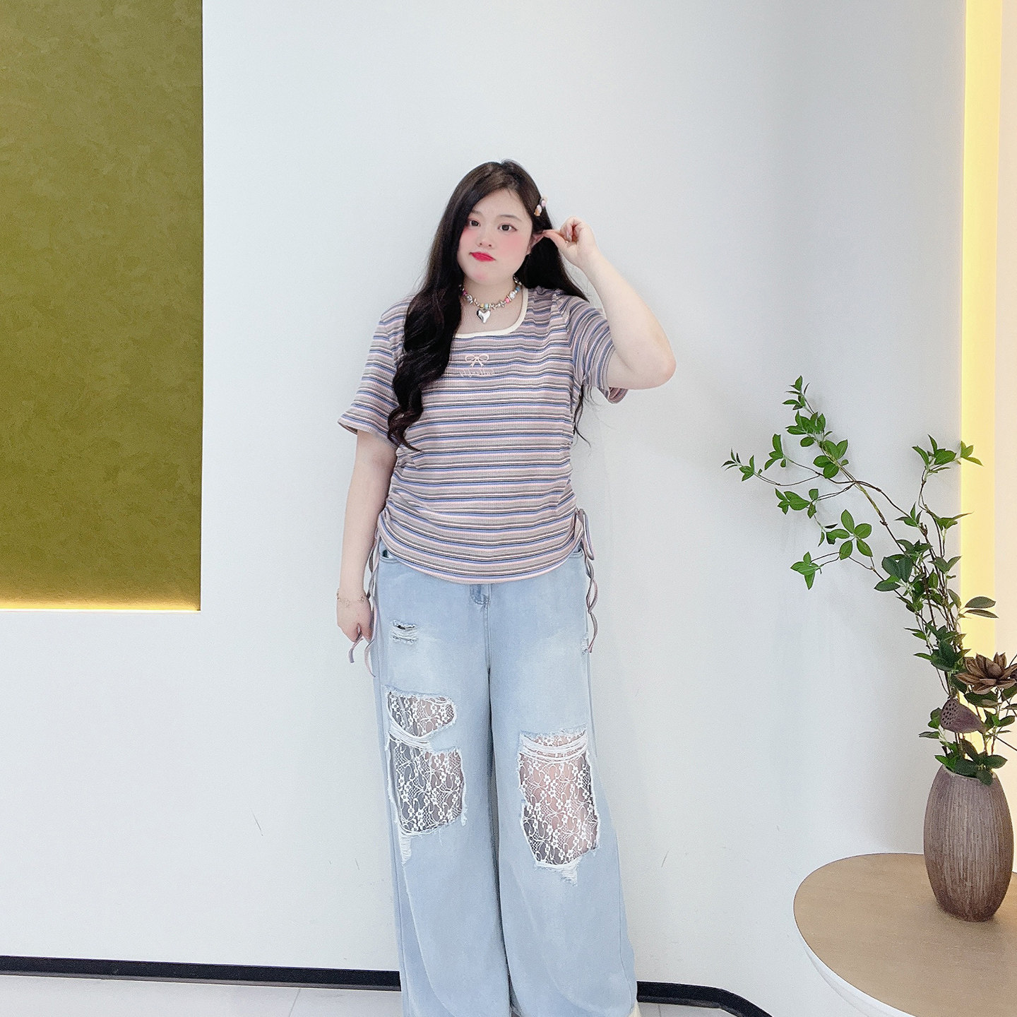 胖莹莹大码女装2025夏季韩系小众设计感刺绣条纹辣妹减龄抽绳短袖,淘宝优惠券,粉丝福利购,淘宝优惠卷