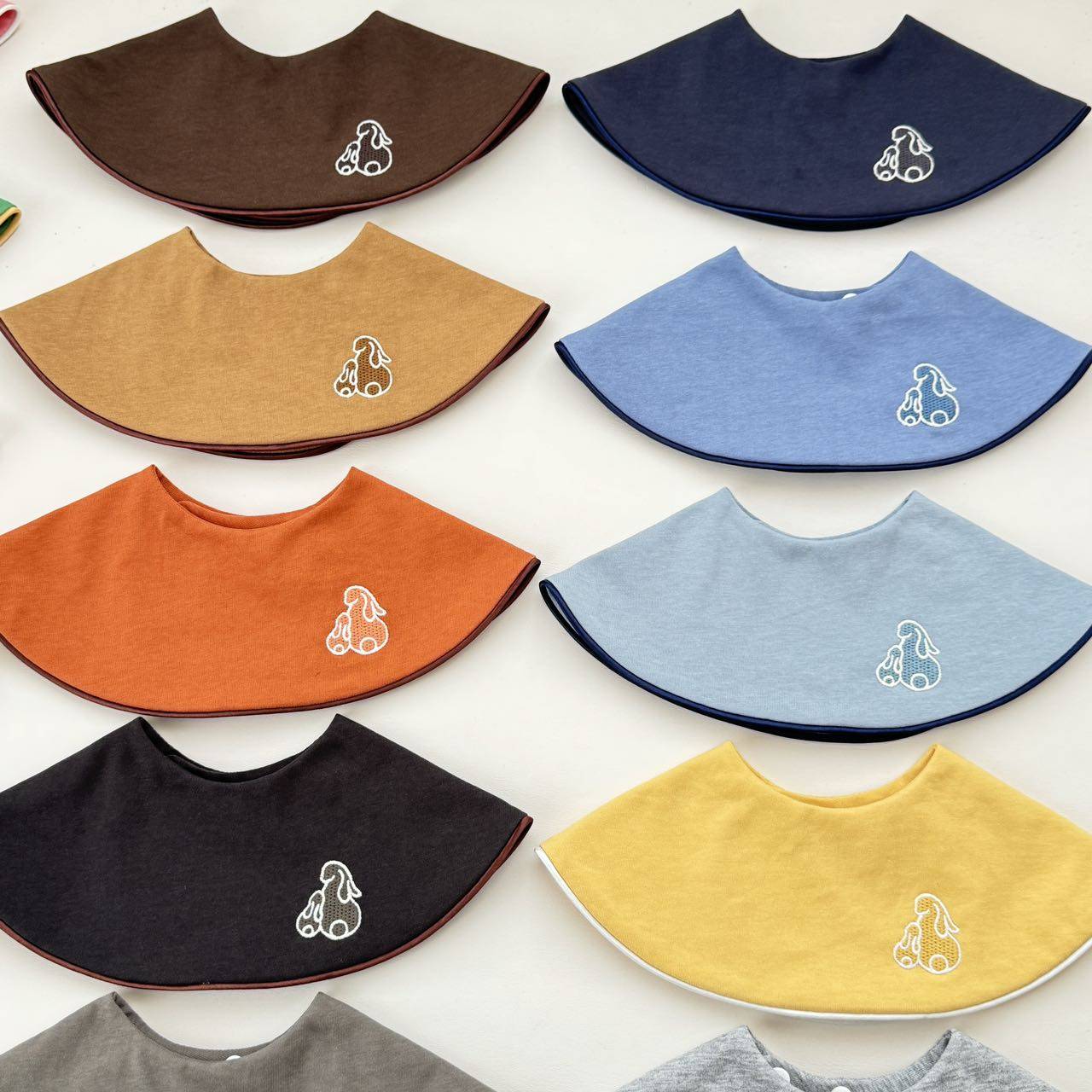 全棉婴幼儿360度转圈圆形口水巾宝宝围嘴围兜小兔依偎滚边喂奶巾,淘宝优惠券,粉丝福利购,淘宝优惠卷