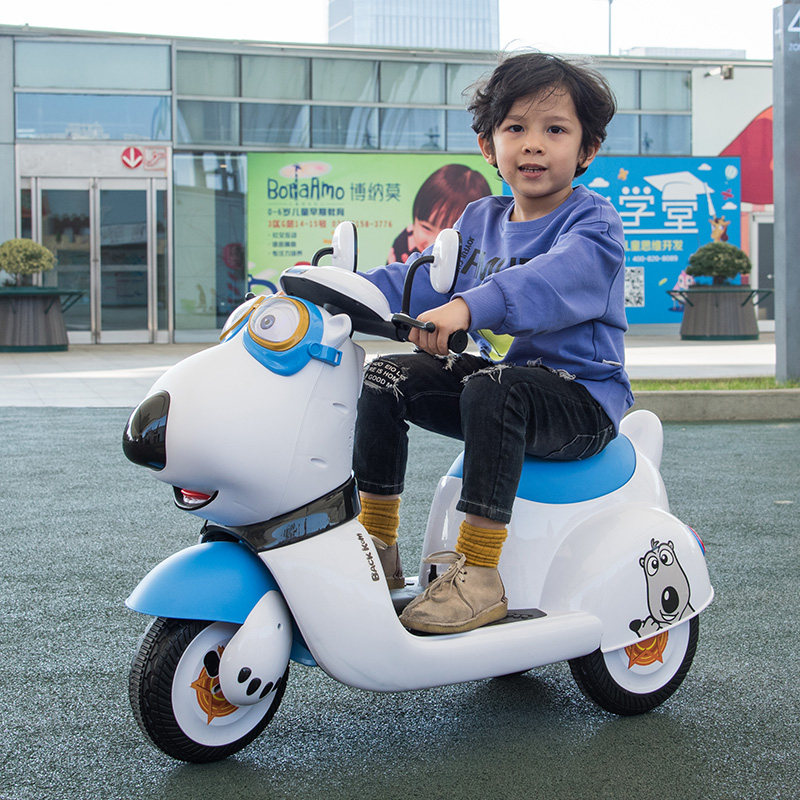 儿童电动摩托车可坐小孩充电三轮车 万般玩具儿童电动车