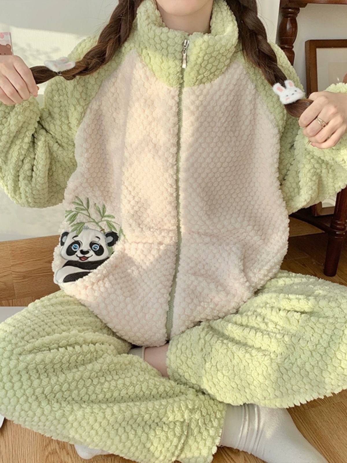 韩国爆款珊瑚绒睡衣女冬季加绒加厚拉链宽松法兰绒卡通家居服套装