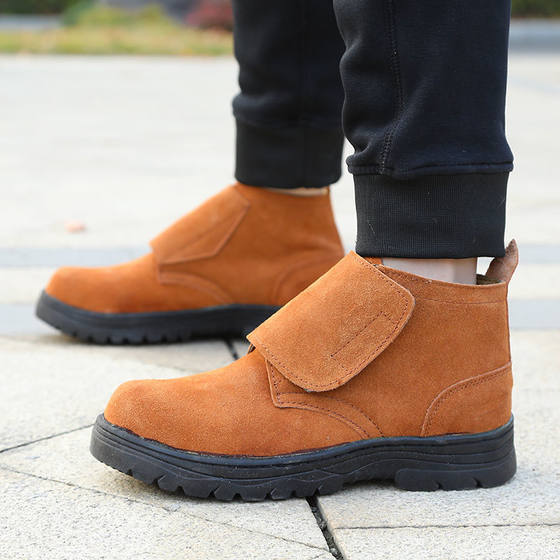 Welder labor protection shoes with steel toe caps to prevent smashing and puncture