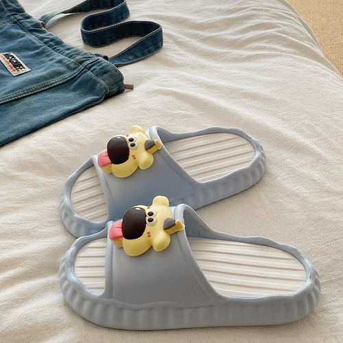 拖鞋女夏季新款厚底防滑学生宿舍卡通帽子长舌狗外穿踩屎感凉拖鞋 - 图0