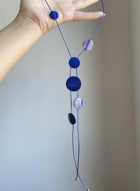 蓝调时刻~超显白克莱因蓝色不规则圆片项链度假小众设计颈链百搭