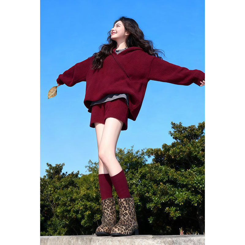 2026超火冬装一整套独特漂亮慵懒风软糯毛衣休闲短裤时尚两件套装,淘宝优惠券,粉丝福利购,淘宝优惠卷