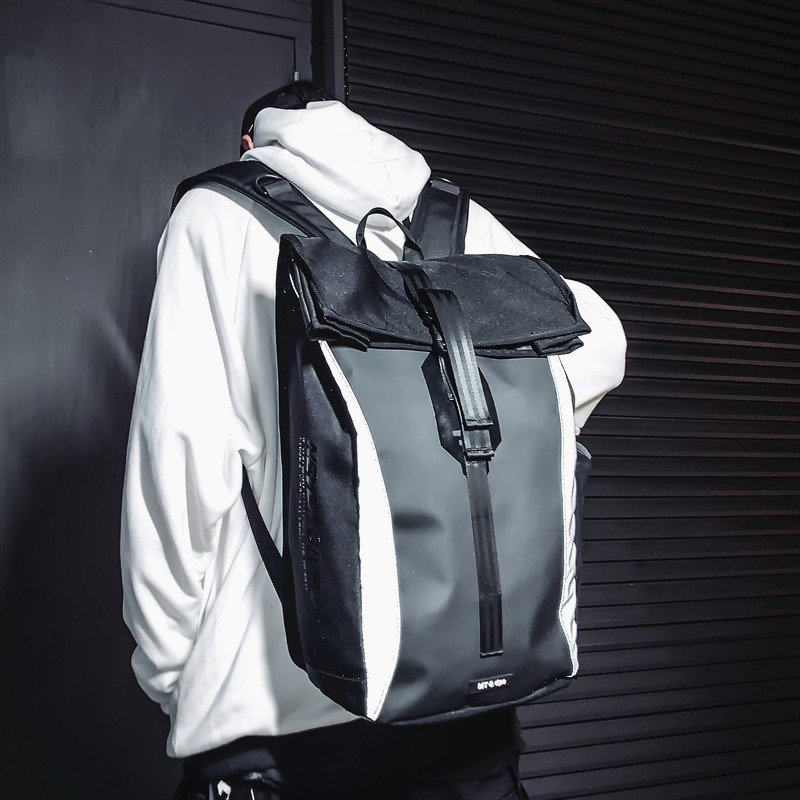 2021年新款潮牌男士骑行双肩背包 梦凡客双肩背包