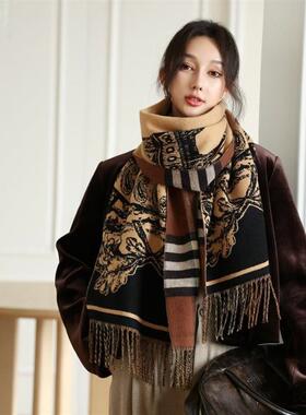 围巾轻奢高级感羊绒围巾女冬季欧美格子铁塔双面新款加厚高级感流