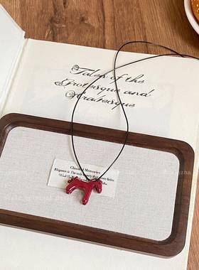 「马上有钱」童趣立体小马项链女2025新款挂脖毛衣链小众秋冬配