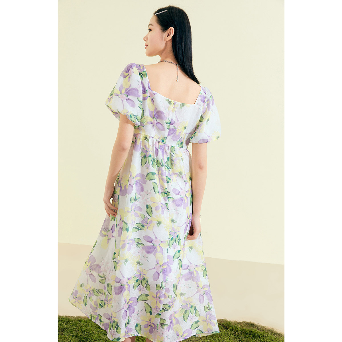 太平鸟方领蝴蝶结印花年夏季连衣裙 太平鸟outlets店连衣裙