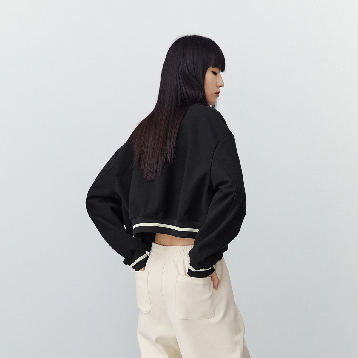 太平鸟翻领棒球服短款2023感短外套 太平鸟outlets店短外套