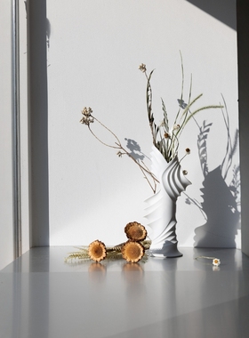 「THOTH-DRACO 螭曜」 3D打印龙纹花瓶， 以光为刃，塑龙之形