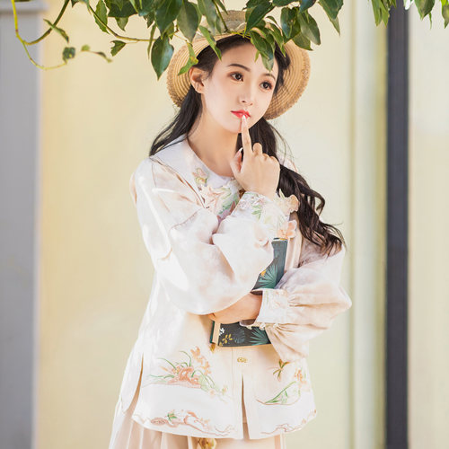 花朝记｜春意蔓延｜中长马面裙汉服元素贴布绣比甲国风娃娃领衬衫 - 图2