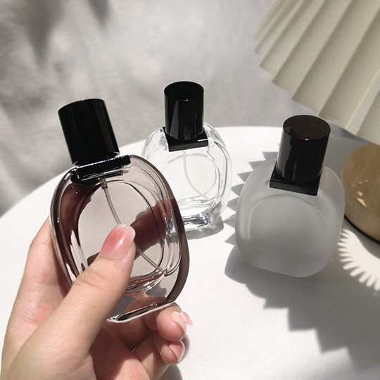 高档香水分装瓶玻璃空瓶喷雾替换旅行分装瓶30ml便携大容量送工具