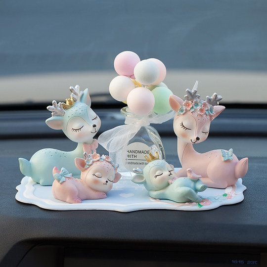 一路平安鹿汽车摆件2025新款装饰品高档创意车内饰品摆件可爱女神