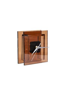 现代轻奢样板间卧室床头柜桌面时钟音响摆件组合搭配软装饰品套装