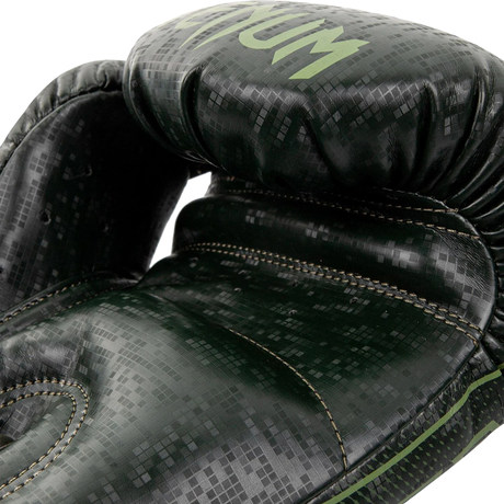 lomachenko gloves venum