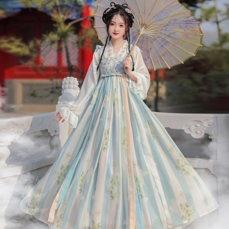  彩谣蔓汉服套装