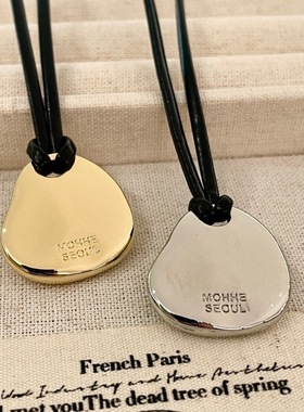 韩国新款ins风字母水滴不规则吊坠黑绳项链时尚百搭毛衣链53