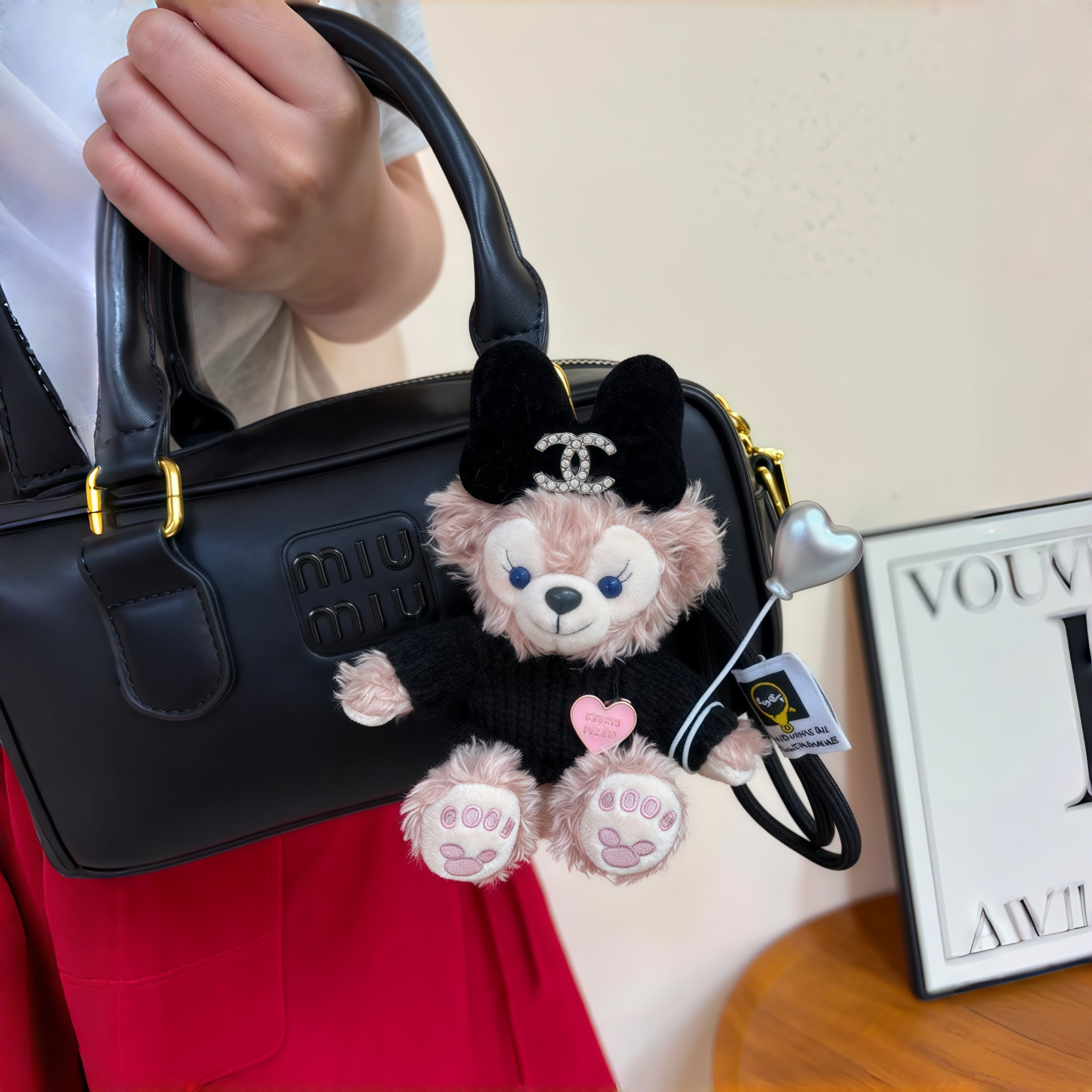 2025年冬季新款雪莉玫包包挂件毛绒公仔达菲熊玩偶挂饰娃娃钥匙扣 - 图2