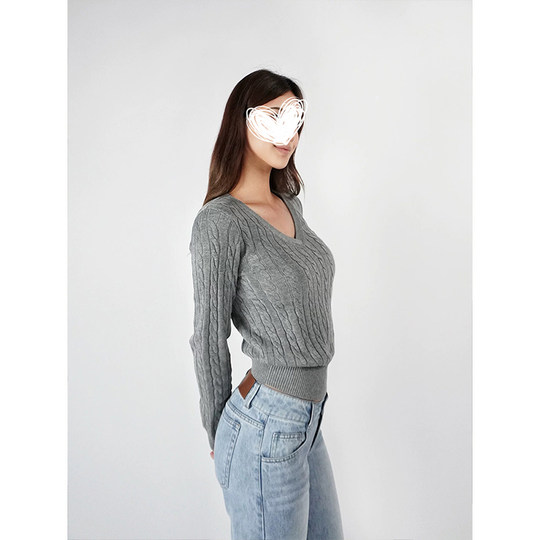 MosesQueen basic V-neck college style long-sleeved twist sweater slim knitted top