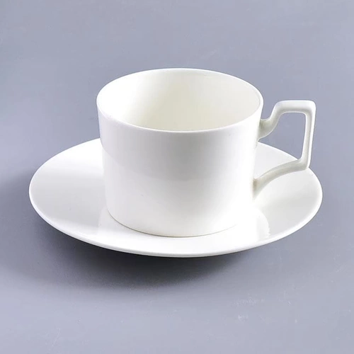 Керамический кофейный белый комплект для гостиной для отеля, послеобеденный чай, чайная чашка, простой и элегантный дизайн, европейский стиль, подарок на день рождения