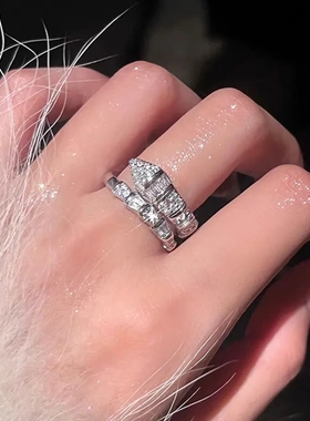 轻奢锆石闪钻灵蛇形戒指银色开口指环高级质感简约百搭潮酷手饰女