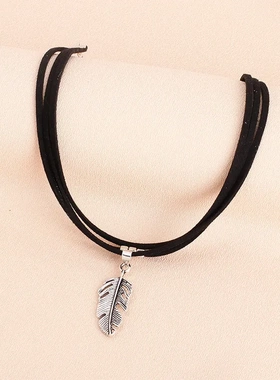 亚马逊饰品 几何月牙吊坠项链 月亮牛角吊坠choker手工颈链