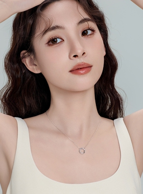 老凤祥莫比乌斯环项链女款轻奢锆石吊坠小众设计感高级生日送女友