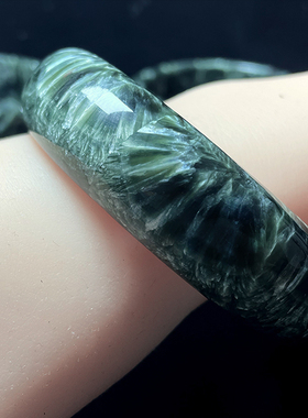 秀吧珠宝女生水晶龙鳞羽毛绿龙晶