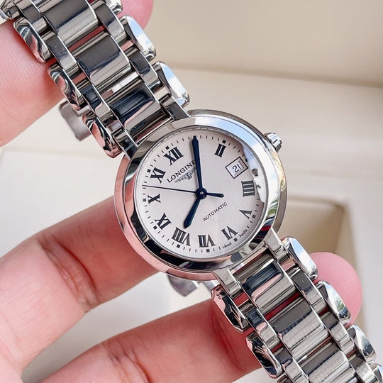 Reloj mecánico resistente al agua Longines para mujer.