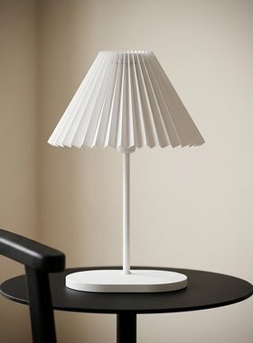 简约现代百褶触摸护眼台灯摆件