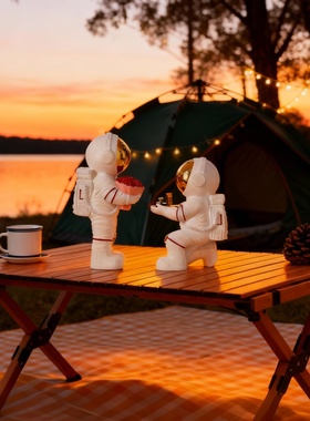 创意宇航员树脂情侣摆件