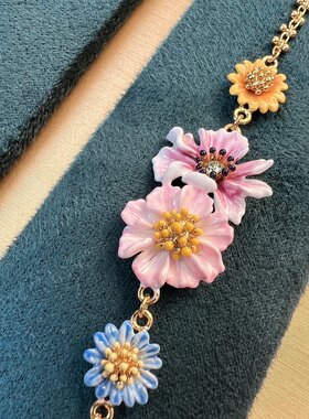 独立原创珐琅釉彩法式浪漫清新雏菊粉白色手链精致高雅送女友可爱