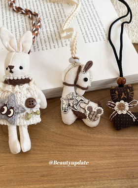 布艺彩绳小猫兔子吊坠项链卡通可爱百搭毛衣链轻奢小众设计感颈链