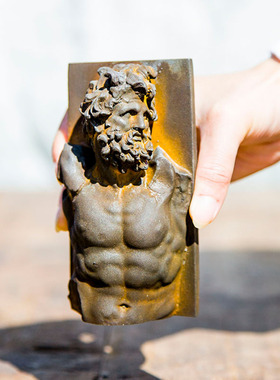 创意简约现代欧式巨人克里提奥斯雕塑铸铁摆件家居桌面装饰