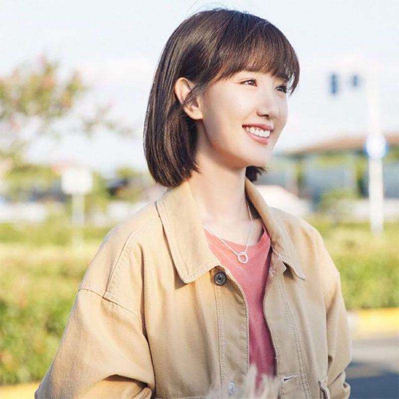 阿玛施女装旗舰店官网三十钟晓芹秋 简妍芙短外套