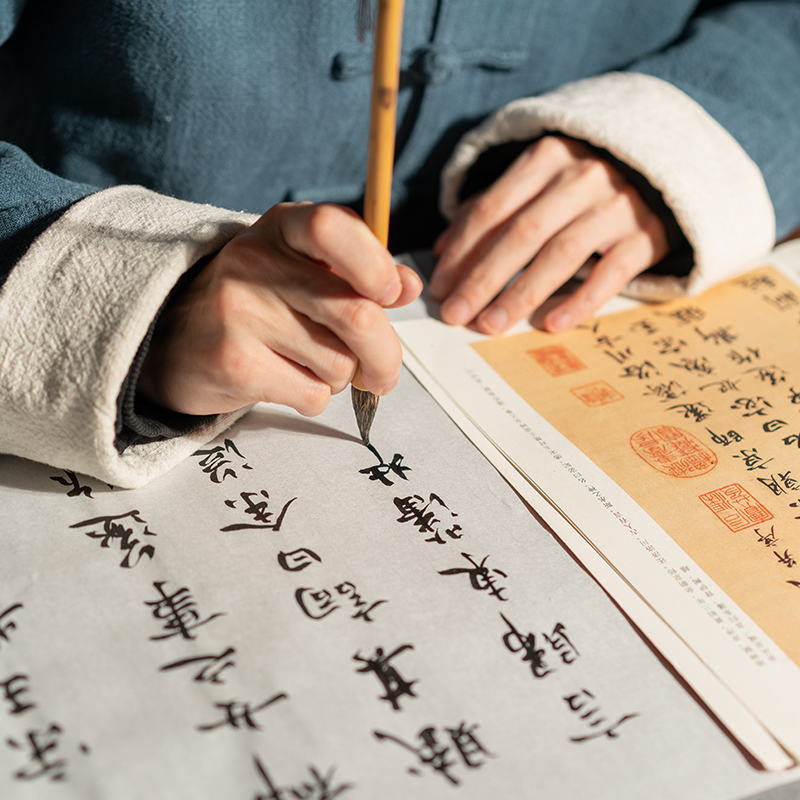 张小凤书法创作国画专用纸空白生宣纸半生半熟工笔画毛笔字作品纸宣纸四尺对开毛笔初学练习纸书画安徽熟宣 - 图1