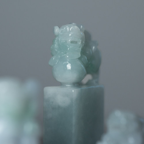 张小凤 孤品翡翠印章 糯冰玉石空白书法书画藏书章压角章文房摆件挂件收藏礼盒礼品 - 图2