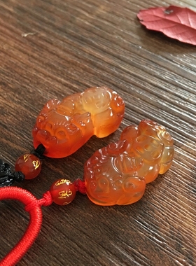 天然玛瑙招财貔貅吊坠 玉髓男女情侣款貔貅玉佩项链 宝宝貔貅红绳