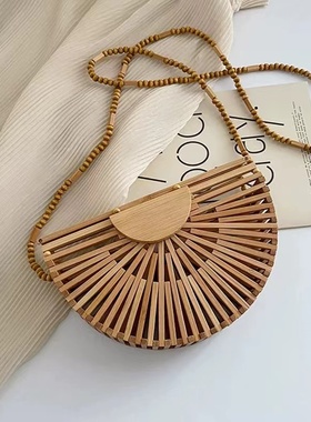 现代新中式衣帽间时尚女士梳妆台帽子包包摆件展厅售楼处饰品