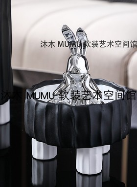 克莱因蓝色人物摆件样板房间售楼处软装摆件花瓶花艺现代轻奢极简