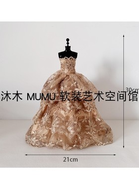 样板间书房工作台服装设计师桌面装饰画布料搭配店面道具摆件组合