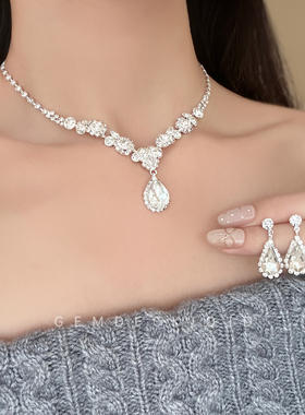 冷淡风闪钻水滴项链耳环套装