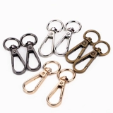 Девять -лежащая старая старая магазин с четырьмя цветными мешками для кольца пакеты аксессуары аппаратные пряжки металлическая пряжка с пряжкой с пряжкой с пряжкой с пряжкой