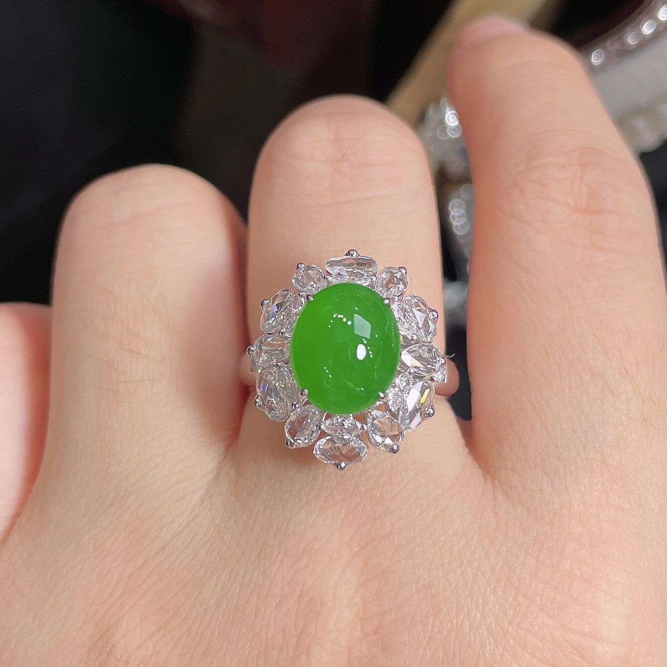Cuiqin Emperor Bingyang Green Cabochon Ring 18k gold diamond inlaid with natural A-grade jadeite full and translucent
