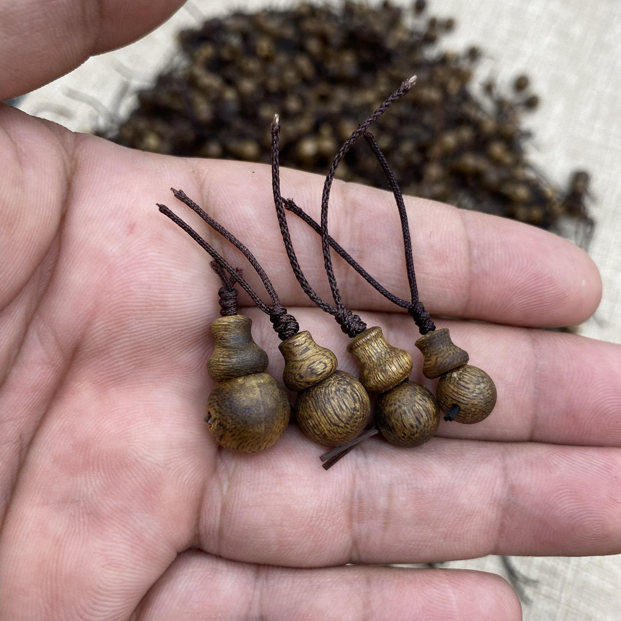 正品高油沉香三通佛塔佛头散珠子天然保真DIY单颗配奇楠工艺品,淘宝优惠券,粉丝福利购,淘宝优惠卷