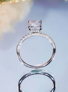 祖母绿切割长方形冰糖高托婚戒