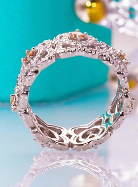 D色莫桑石白钻四叶草戒指