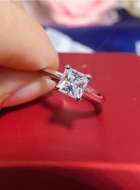 银镀金莫桑碎钻四爪方形戒指送礼