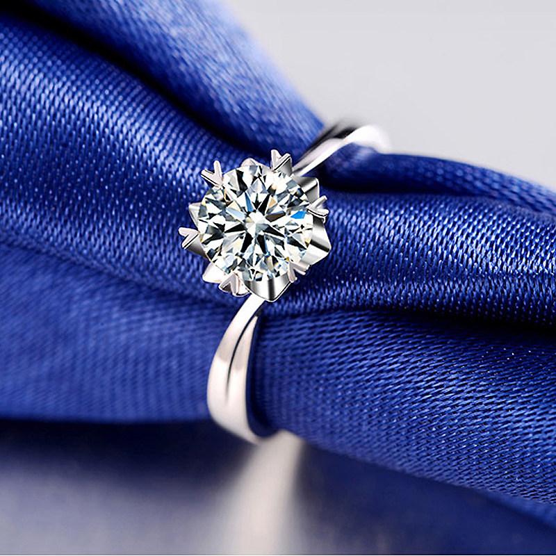 pt950铂金进口d色莫桑石微镶心形六爪钻戒18k金雪花扭臂戒指结婚